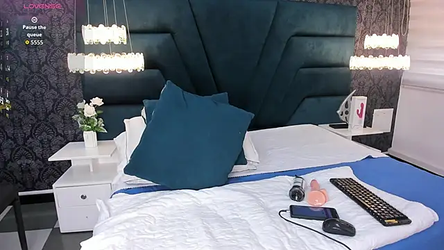 lexiluxuri online show from September 30, 6:57 pm