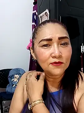 Snapshot of linda_luna29 chatting on October 4, 3:01 am linda luna29 online show from October 4, 3:01 am