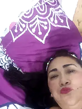 Snapshot of linda_luna29 chatting on September 22, 1:37 am linda luna29 online show from September 22, 1:37 am