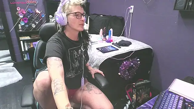 oddywithabody online show from February 23, 6:46 am