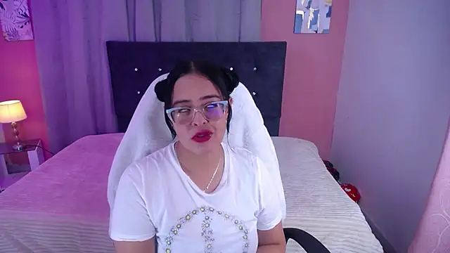 Snapshot of Sofia_leving chatting on October 4, 1:11 am Sofia leving online show from October 4, 1:11 am