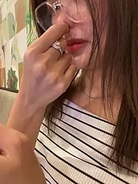   BabyShowPublic   online show from November 4, 11:15 am