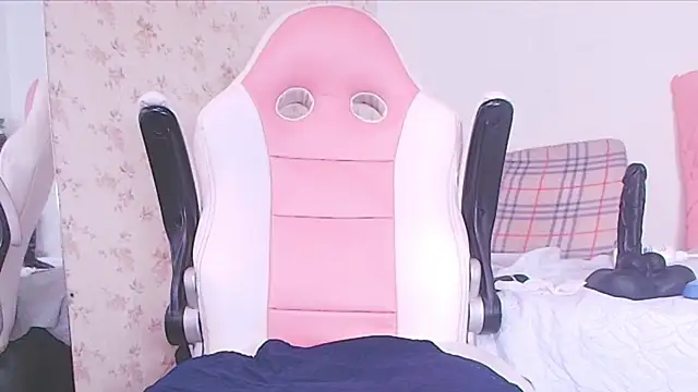 emma madi online show from October 12, 1:46 pm