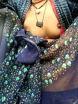 Snapshot of Juhi_chawla chatting on October 31, 10:52 am Juhi chawla online show from October 31, 10:52 am