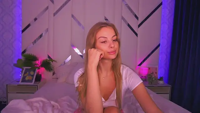 AngyyEyess online show from October 7, 2:54 pm