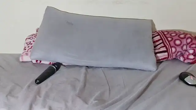 SexyBitchx01 online show from October 3, 8:36 pm