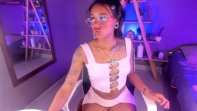 nyxmoonhells online show from October 16, 9:39 pm