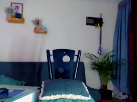 Lesly Zafiro- online show from September 8, 5:45 pm