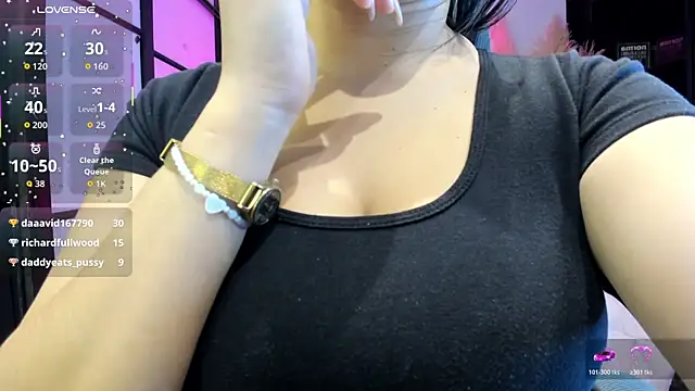 SamaraAnders  online show from April 11, 6:30 am