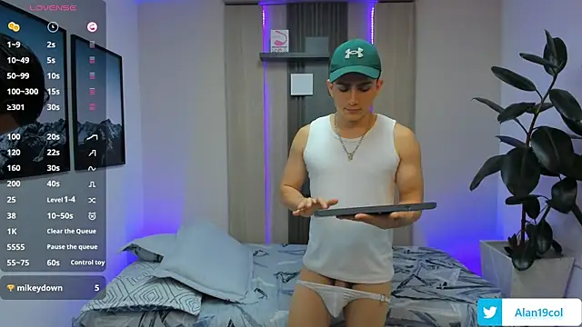 Snapshot of alan_nd_kevin chatting on October 1, 7:52 pm alan nd kevin online show from October 1, 7:52 pm