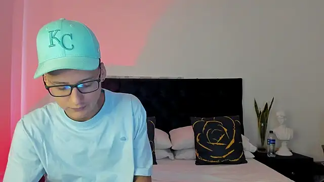NoahLux online show from September 11, 7:36 pm