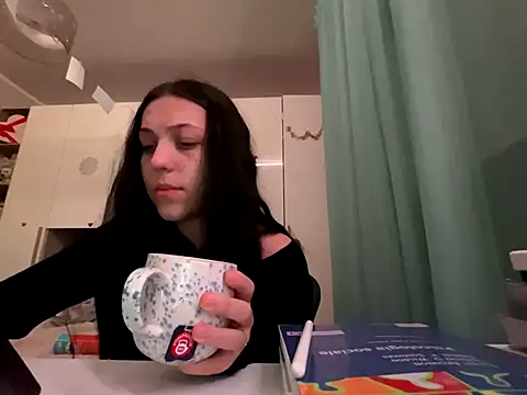 KissMeLater online show from October 7, 8:13 pm