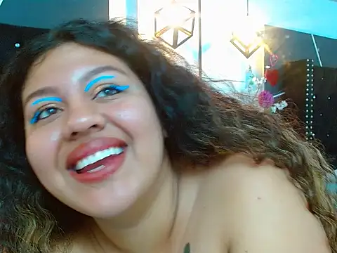 Snapshot of CloeStron chatting on September 25, 12:04 pm CloeStron online show from September 25, 12:04 pm