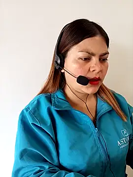 Snapshot of LUCIANA__99 chatting on September 15, 2:47 pm LUCIANA 99 online show from September 15, 2:47 pm