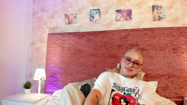 AlanaLeBlanc online show from September 10, 7:36 pm