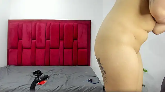 Snapshot of Mollyxketa1_ chatting on October 31, 12:56 am Mollyxketa1 online show from October 31, 12:56 am