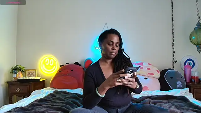 GigiMcFee online show from September 23, 9:24 pm
