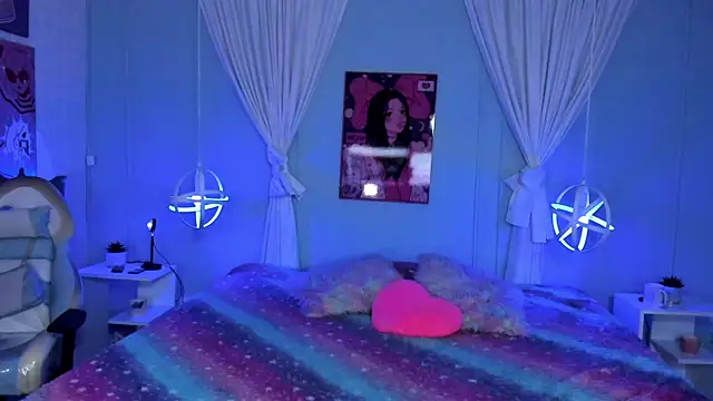 Lara Rouss  online show from October 2, 3:55 am