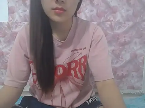 Snapshot of Linda-24 chatting on October 16, 2:09 pm Linda-24 online show from October 16, 2:09 pm