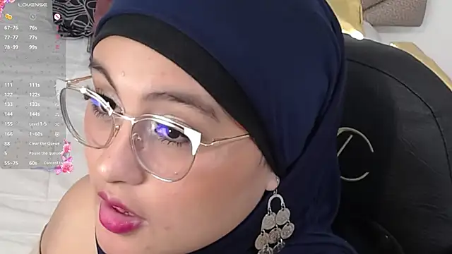 Snapshot of heluejamil chatting on September 24, 10:09 pm heluejamil online show from September 24, 10:09 pm