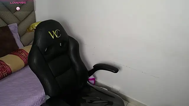 Snapshot of heluejamil chatting on October 29, 8:22 pm heluejamil online show from October 29, 8:22 pm