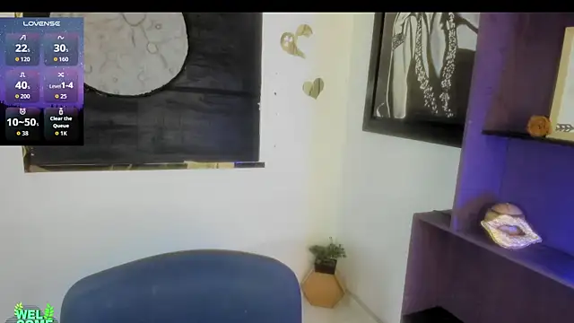 Roxannelorence  online show from November 12, 3:21 pm