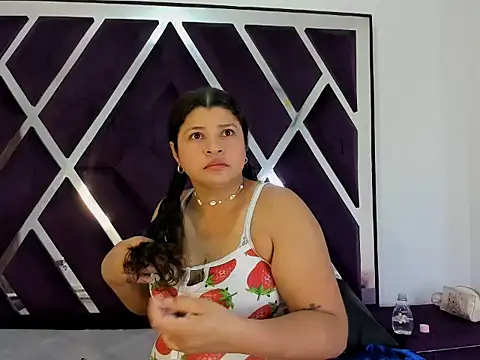 luzenaasm online show from September 28, 4:30 am