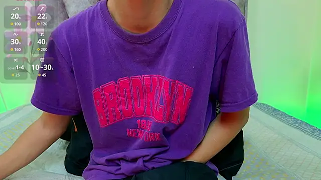 Snapshot of lana_and_liam_ chatting on October 1, 10:42 am lana and liam online show from October 1, 10:42 am