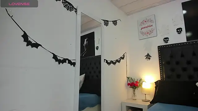 Snapshot of ScarlettVell chatting on October 17, 7:17 pm ScarlettVell online show from October 17, 7:17 pm