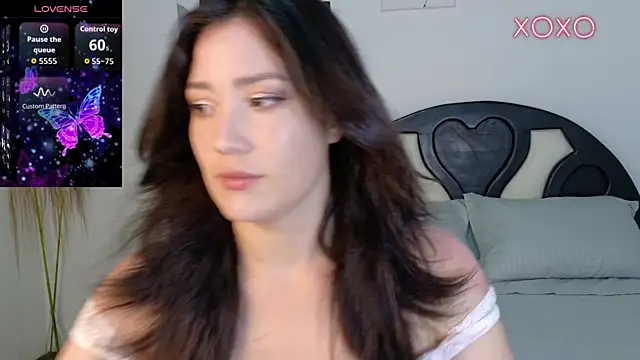 Eliih 01 online show from December 18, 1:43 am