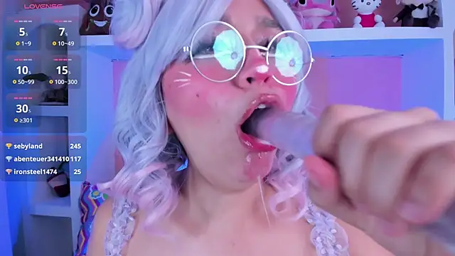 Snapshot of miss___chloe chatting on October 11, 6:10 pm miss chloe online show from October 11, 6:10 pm