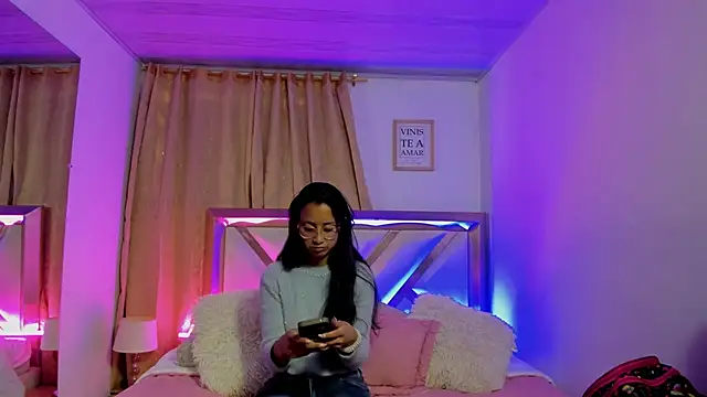 Snapshot of bravepetunia chatting on September 23, 1:09 pm bravepetunia online show from September 23, 1:09 pm