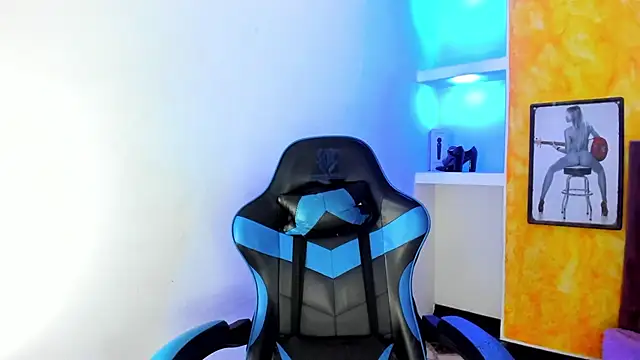 Raven Rouge  online show from October 9, 4:49 am