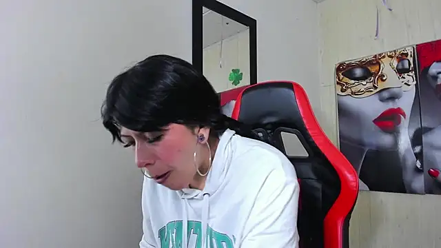 Raven Rouge  online show from September 20, 4:44 am