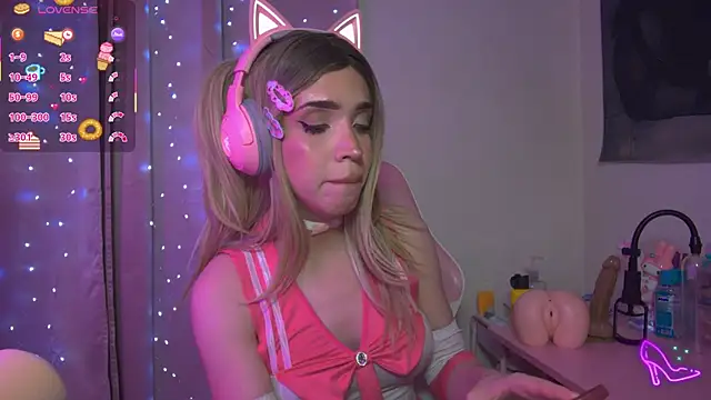 Snapshot of victoriabb28 chatting on October 1, 2:27 am victoriabb28 online show from October 1, 2:27 am