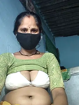 Snapshot of Hot-ilaiy chatting on October 1, 3:06 pm Hot-ilaiy online show from October 1, 3:06 pm