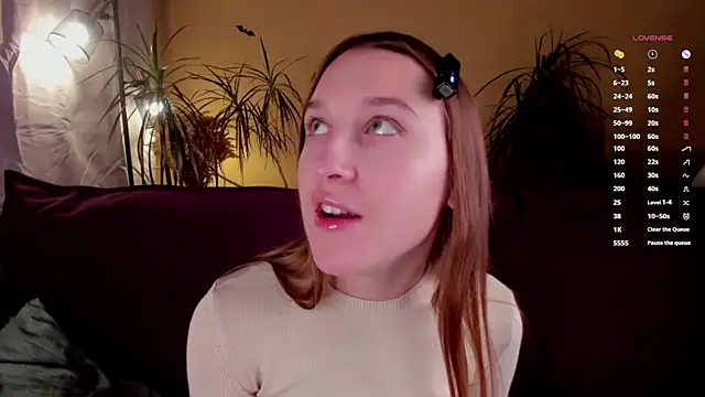 Snapshot of NanaMertins chatting on October 31, 1:07 am NanaMertins online show from October 31, 1:07 am