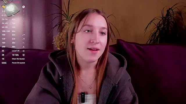 Snapshot of NanaMertins chatting on October 26, 1:34 am NanaMertins online show from October 26, 1:34 am