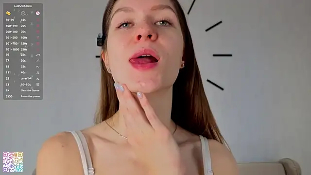 Snapshot of MinaMancilla chatting on October 1, 4:39 am MinaMancilla online show from October 1, 4:39 am