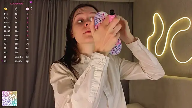 Snapshot of MinaMancilla chatting on October 23, 4:18 am MinaMancilla online show from October 23, 4:18 am