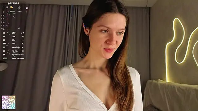 Snapshot of MinaMancilla chatting on October 17, 4:16 am MinaMancilla online show from October 17, 4:16 am