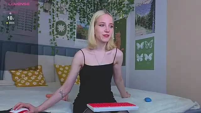 EmmaNovak online show from October 10, 12:21 pm