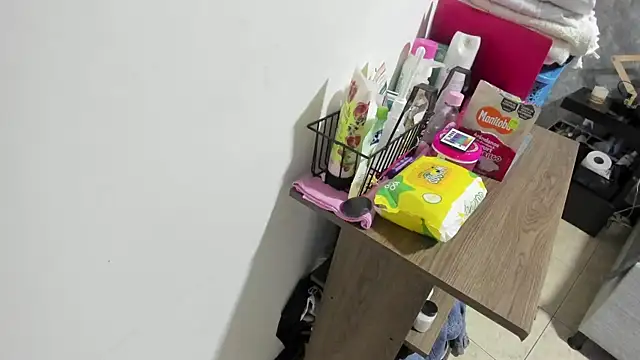 crystaldarliing online show from February 19, 4:06 pm