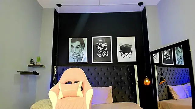 Snapshot of kitty_collins_ chatting on September 13, 9:50 am kitty collins online show from September 13, 9:50 am