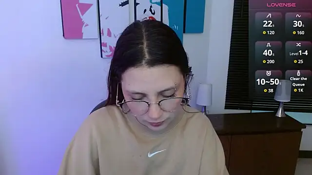 AlanaGarcia19 online show from October 15, 11:57 am