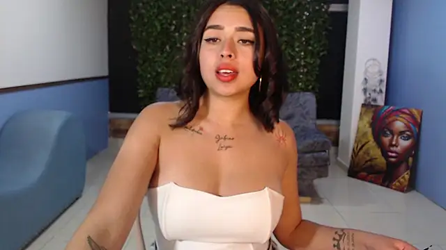 Snapshot of naia_sweetsex chatting on October 18, 8:32 pm naia sweetsex online show from October 18, 8:32 pm