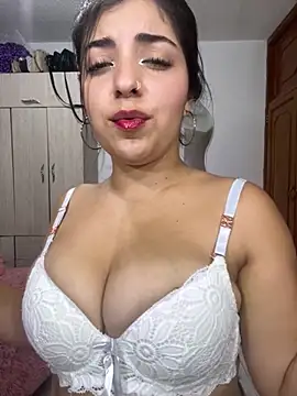 Snapshot of Isaa-Sweet chatting on October 23, 8:37 pm Isaa-Sweet online show from October 23, 8:37 pm