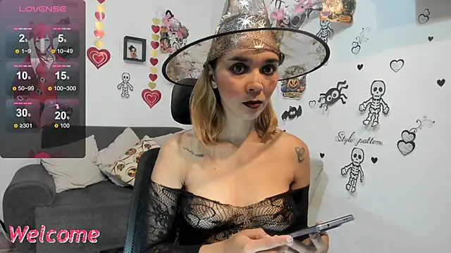 Snapshot of anastasia_tuya chatting on October 28, 9:19 pm anastasia tuya online show from October 28, 9:19 pm