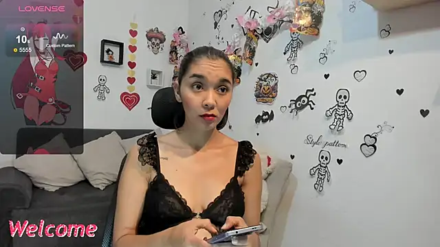 Snapshot of anastasia_tuya chatting on October 27, 8:25 pm anastasia tuya online show from October 27, 8:25 pm