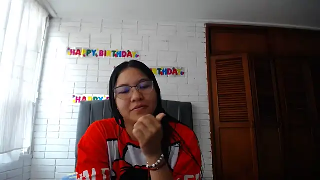 Snapshot of Naia_Stant chatting on October 13, 10:01 pm Naia Stant online show from October 13, 10:01 pm